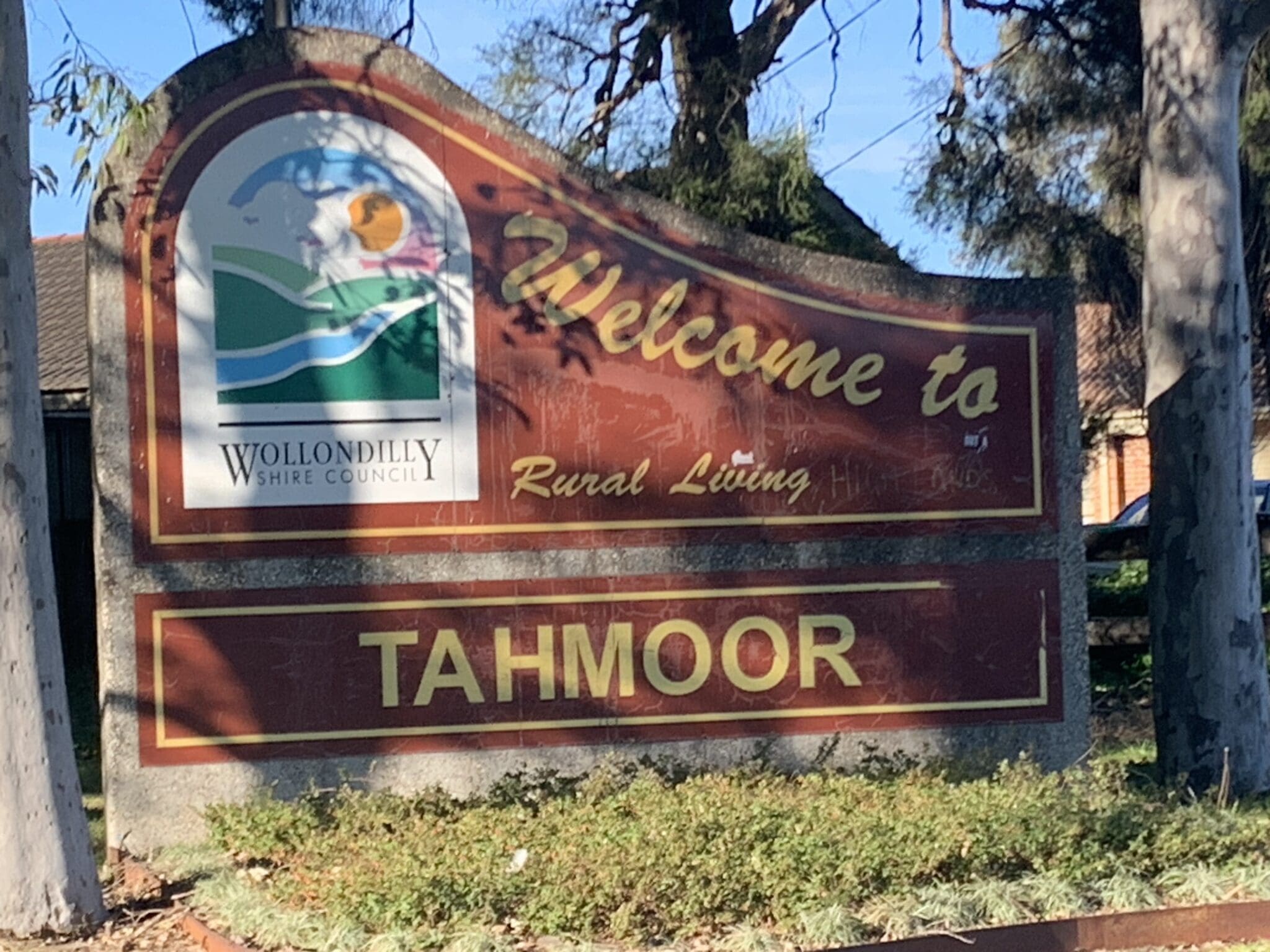Welcome to Tahmoor sign Welcome to Tahmoor sign on the entrance to Tahmoor from Picton side